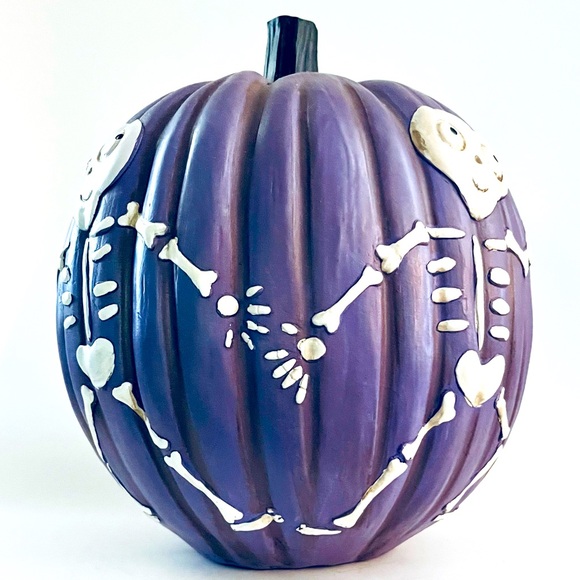 Skeleton Pumpkin Decor - Picture 2 of 6